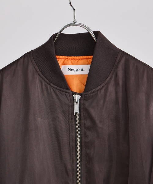 Lui's（ルイス）の「【Neucon】SHIRRING ARM DOUBLE ZIP MA-1 / シャーリングアームダブルジップボンバージャケット / MA1（MA-1・メンズ・ブラック/チャコールグレー・1/2）」の8枚目の写真