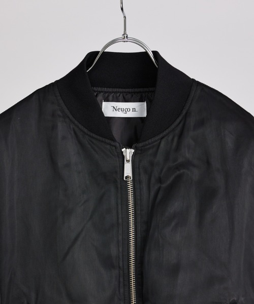 Lui's（ルイス）の「【Neucon】SHIRRING ARM DOUBLE ZIP MA-1 / シャーリングアームダブルジップボンバージャケット / MA1（MA-1・メンズ・ブラック/チャコールグレー・1/2）」の10枚目の写真