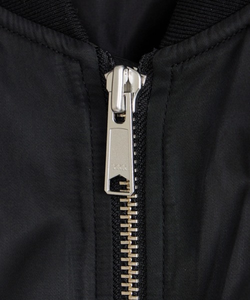 Lui's（ルイス）の「【Neucon】SHIRRING ARM DOUBLE ZIP MA-1 / シャーリングアームダブルジップボンバージャケット / MA1（MA-1・メンズ・ブラック/チャコールグレー・1/2）」の12枚目の写真