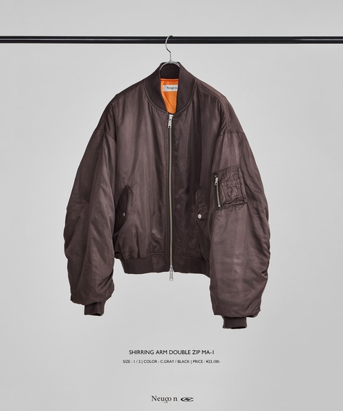 Lui's（ルイス）の「【Neucon】SHIRRING ARM DOUBLE ZIP MA-1 / シャーリングアームダブルジップボンバージャケット / MA1（MA-1・メンズ・ブラック/チャコールグレー・1/2）」の7枚目の写真