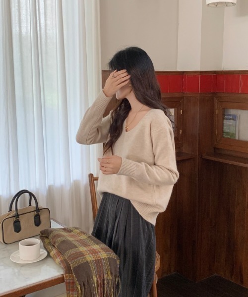 witch（ウイッチ）の「Vネックニットトップス（ニット/セーター・レディース・グリーン/ブラック/ネイビー/ベージュ・FREE）」の17枚目の写真