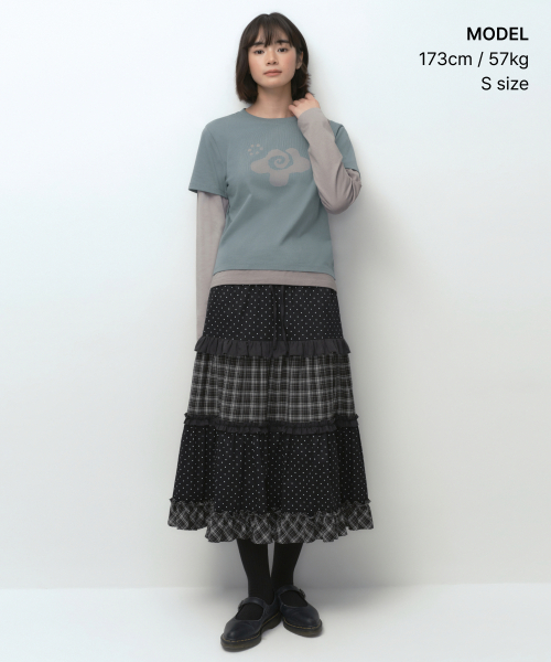 MUSINSA STANDARD WOMAN（ムシンサスタンダードウーマン）の「[オヘシオコラボ] チェック&ドットティアードロングスカート [ブラック]（スカート・レディース・その他・MEDIUM/LARGE/SMALL）」の4枚目の写真