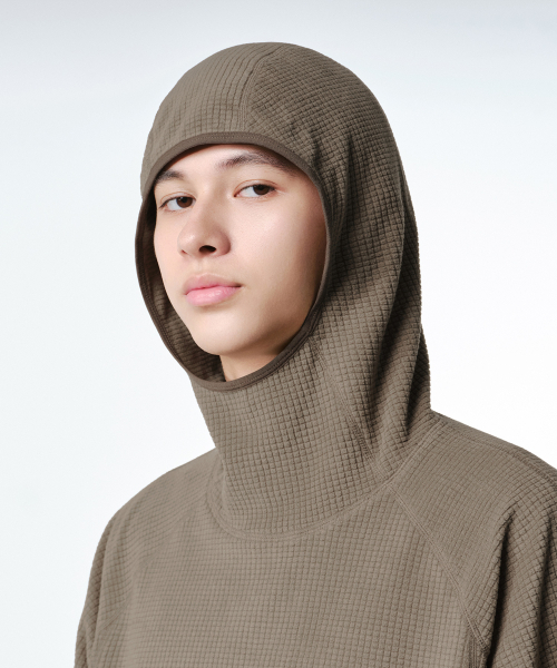 MUSINSA STANDARD（ムシンサスタンダード）の「[シティレジャー] グリッドポーラフリースフード付き長袖Tシャツ [マッドベージュ]（その他アウター・メンズ・その他・MEDIUM/LARGE/X-LARGE/2XL/SMALL）」の4枚目の写真