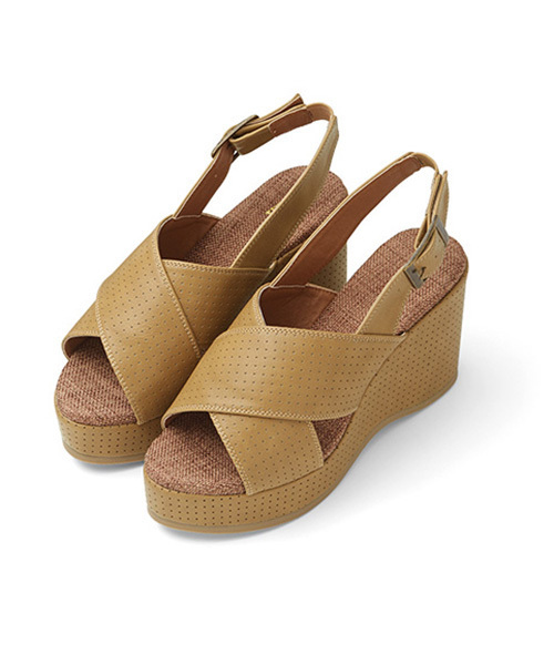 IEDIT(イディット)の「夏にうれしい工夫満載! 日差しに映える素焼きテラコッタカラーのボリュームサンダル (サンダル・レディース・ベージュ/カーキ/ブラウン・6/5/4/3/2)」の3枚目の写真