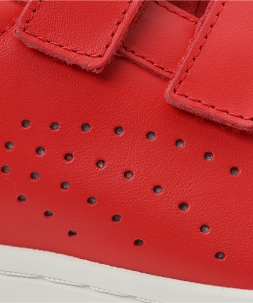 PUMA（プーマ）の「コート スター V FRENCH（スニーカー・メンズ・ホワイト/レッド/ブラック・25.0cm/28.0cm/26.5cm/27.5cm/24.5cm/25.5cm/23.0cm/23.5cm/22.5cm/24.0cm/26.0cm/27.0cm/29.0cm/28.5cm）」の7枚目の写真