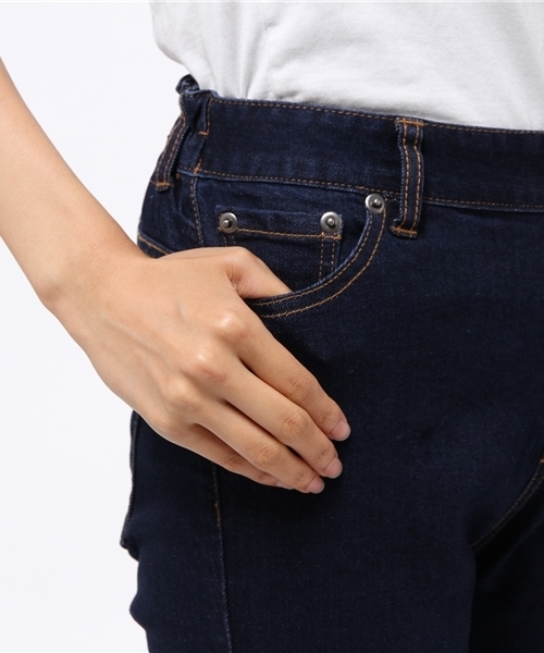 PUNYUS（プニュズ）の「スラッシュスキニーパンツ（デニムパンツ・レディース・ブラック/インディゴブルー/ダークインディゴブルー・1/2/4/3）」の19枚目の写真