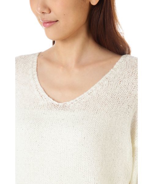 NATURAL BEAUTY BASIC（ナチュラルビューティーベーシック）の「スパンコールミックスニット（ニット/セーター・レディース・グレー/ホワイト系その他/ピンク・MEDIUM）」の8枚目の写真