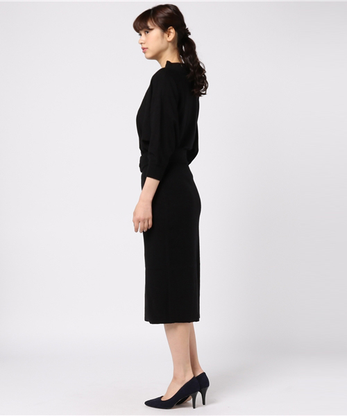 mysty woman(ミスティウーマン)の「ナイロンプレーティングベルト付きドルマンワンピース(ワンピース・レディース・オフホワイト/グレイッシュブルー/ブラック・FREE)」の5枚目の写真