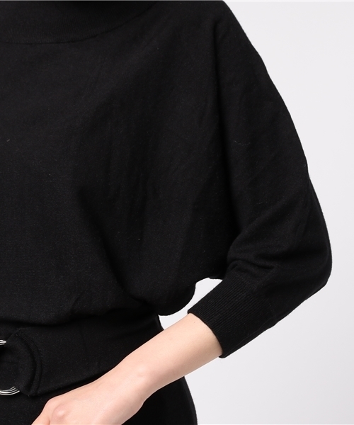 mysty woman(ミスティウーマン)の「ナイロンプレーティングベルト付きドルマンワンピース(ワンピース・レディース・オフホワイト/グレイッシュブルー/ブラック・FREE)」の8枚目の写真