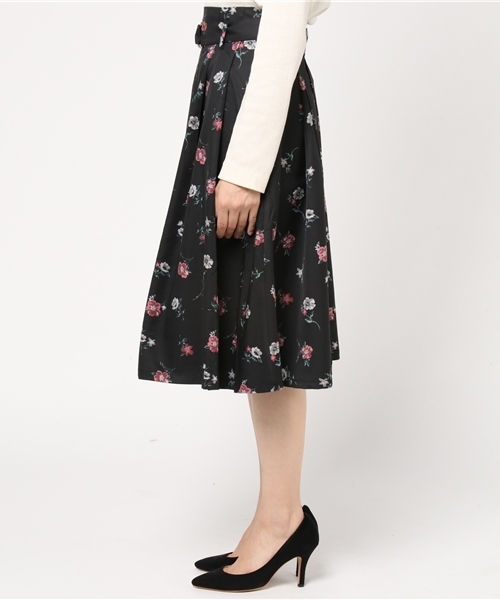 Honeys（ハニーズ）の「大人っぽく上品なベルト付きフレアスカート（スカート・レディース・ブラック系その他/レッド系その他/イエロー系その他/グリーン系その他・M/S/L）」の8枚目の写真