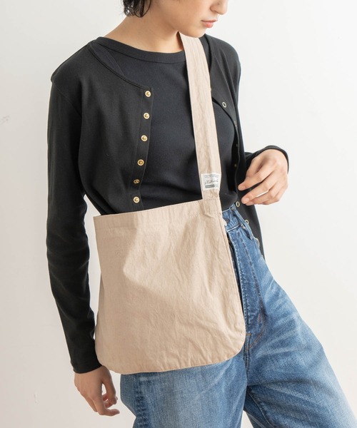 kha:ki（カーキ）の「「KHA:KI / カーキ」ミリタリーサコッシュ　L（ショルダーバッグ・レディース・ブラック/ライトベージュ/ホワイト/カーキ/ベージュ・FREE）」の5枚目の写真