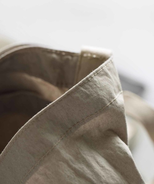 kha:ki（カーキ）の「「KHA:KI / カーキ」ミリタリーサコッシュ　L（ショルダーバッグ・レディース・ブラック/ライトベージュ/ホワイト/カーキ/ベージュ・FREE）」の12枚目の写真