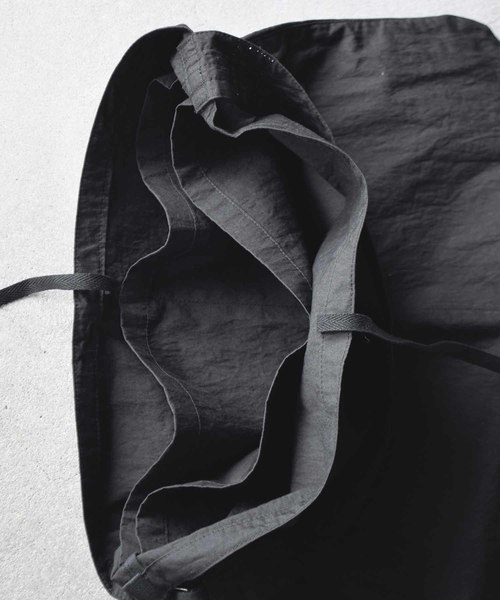 kha:ki（カーキ）の「「KHA:KI / カーキ」ミリタリーサコッシュ　L（ショルダーバッグ・レディース・ブラック/ライトベージュ/ホワイト/カーキ/ベージュ・FREE）」の8枚目の写真