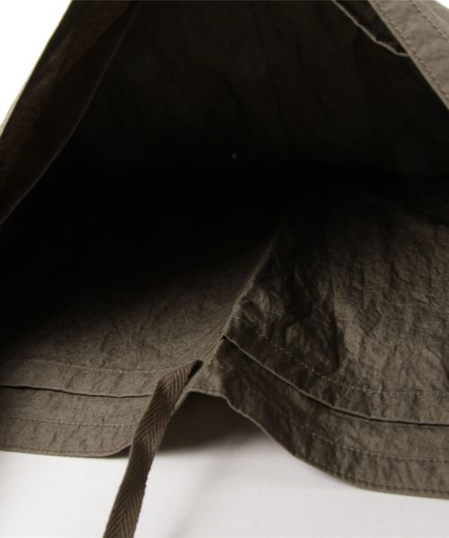 kha:ki（カーキ）の「「KHA:KI / カーキ」ミリタリーサコッシュ　L（ショルダーバッグ・レディース・ブラック/ライトベージュ/ホワイト/カーキ/ベージュ・FREE）」の19枚目の写真