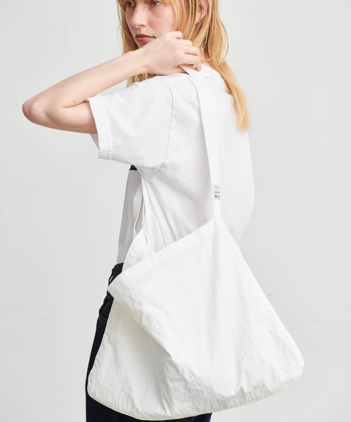 kha:ki（カーキ）の「「KHA:KI / カーキ」ミリタリーサコッシュ　L（ショルダーバッグ・レディース・ブラック/ライトベージュ/ホワイト/カーキ/ベージュ・FREE）」の14枚目の写真