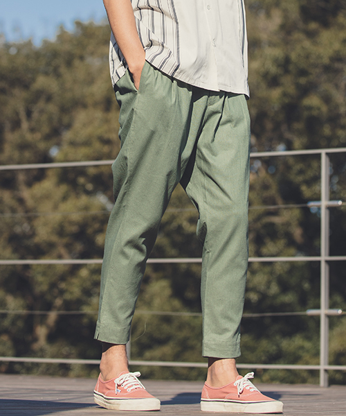 ANGENEHM（アンゲネーム）の「mp6796-Cotton Linen Tuck Tapered Ankle Pants(MADE IN JAPAN) パンツ（その他パンツ・メンズ・ブラック/ベージュ/グレー/グリーン・S/M/L）」の4枚目の写真