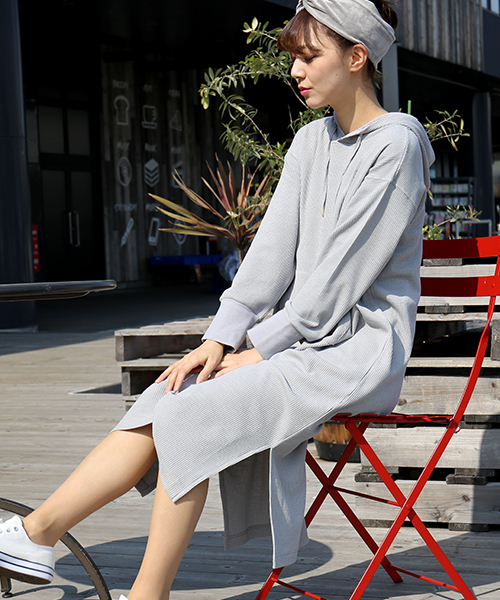 n'ee-ne(ネーネ)の「ワッフルパーカワンピース(ワンピース・レディース・ブラック/グレー/ベージュ・FREE)」の9枚目の写真