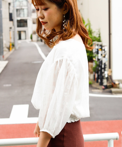 VANNIE U（ヴァニーユー）の「VANNIE U シャーリングボリュームレースブラウス（シャツ/ブラウス・レディース・ホワイト/ブラック・FREE）」の6枚目の写真