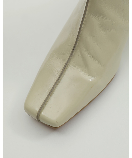 TODAYFUL（トゥデイフル）の「スクエアエナメルブーツ（ブーツ・レディース・キナリ/ベージュ・36inch/37inch/38inch）」の17枚目の写真