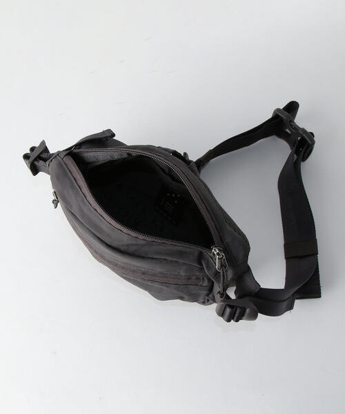 POP TRADING COMPANY（ポップトレーディングカンパニー）の「＜POP TRADING COMPANY＞ hip bag/バック（ボディバッグ/ウエストポーチ・メンズ・ダークグレー・FREE）」の5枚目の写真