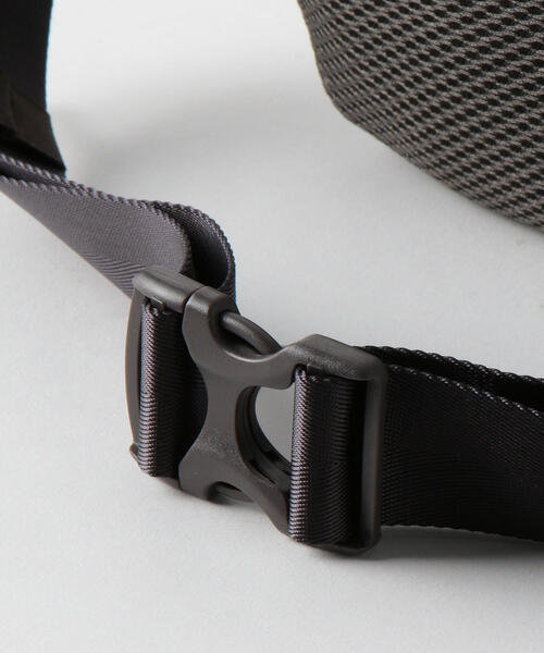 POP TRADING COMPANY（ポップトレーディングカンパニー）の「＜POP TRADING COMPANY＞ hip bag/バック（ボディバッグ/ウエストポーチ・メンズ・ダークグレー・FREE）」の8枚目の写真
