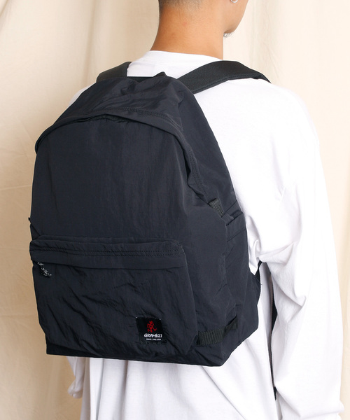 And A(アンドエー)の「GRAMICCI グラミチ / DAY PACK デイパック / GRB-0033(バックパック/リュック・メンズ・ブラック/マスタード/ネイビー・FREE)」の2枚目の写真