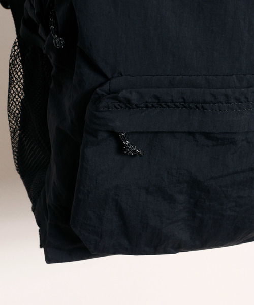 And A(アンドエー)の「GRAMICCI グラミチ / DAY PACK デイパック / GRB-0033(バックパック/リュック・メンズ・ブラック/マスタード/ネイビー・FREE)」の8枚目の写真