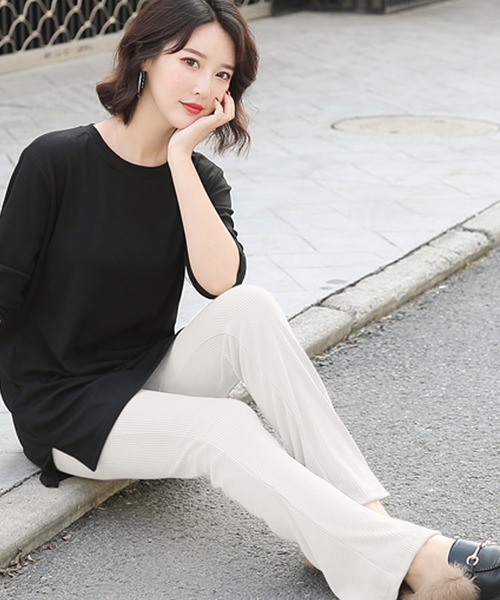 DAY CLOSET(デイ クローゼット)の「レディース 裏起毛リブフレアパンツ(その他パンツ・レディース・ダークグレー/ライトグレー/ホワイト/ブラック/モカ/キャメル・ONE SIZE)」の2枚目の写真