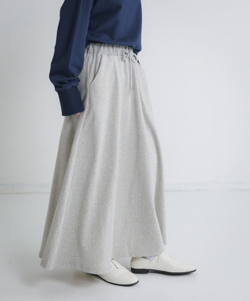 Libra Cue（リブラ キュー）の「Libra スウェットフレアスカート（スカート・レディース・ネイビー/ホワイト/グレー・FREE）」の14枚目の写真