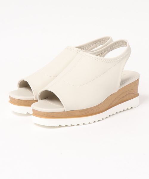 KOBE LETTUCE（コウベレタス）の「バックストラップソフトレザータッチウェッジソールサンダル（サンダル・レディース・アイボリー/キャメル/ブラック・L/LL/M/S）」の2枚目の写真