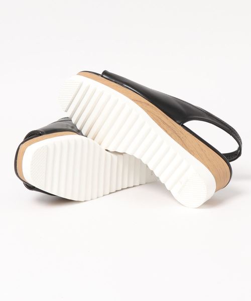 KOBE LETTUCE（コウベレタス）の「バックストラップソフトレザータッチウェッジソールサンダル（サンダル・レディース・アイボリー/キャメル/ブラック・L/LL/M/S）」の5枚目の写真