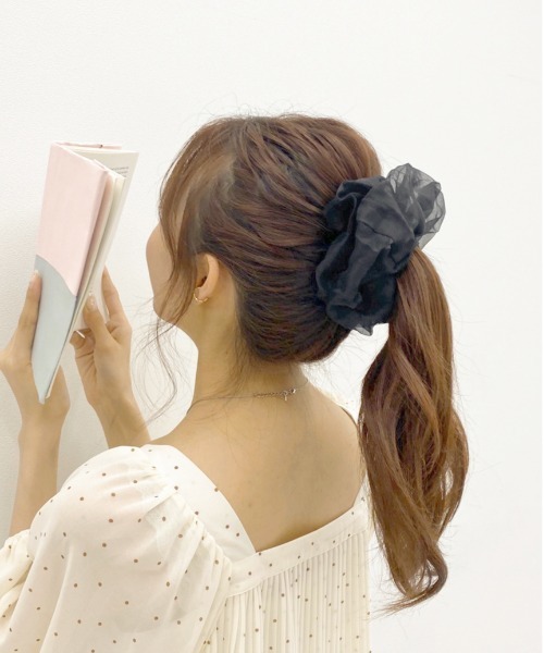 apres jour（アプレジュール）の「【apres jour×ARIAZ】ボリュームシアーシュシュ（シュシュ・レディース・ブラック/ベージュ/アイボリー/ミント/ライトピンク・FREE）」の3枚目の写真