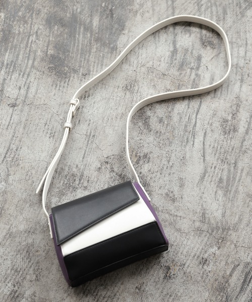 PAGEBOY（ページボーイ）の「カラーパッチミニショルダー（ショルダーバッグ・レディース・ブラック×パープル/パイソン・FREE）」の2枚目の写真