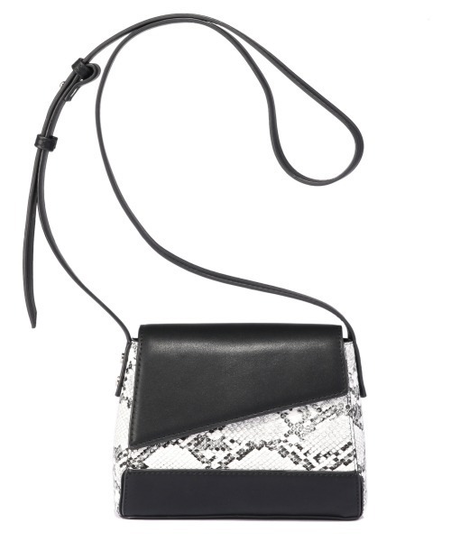 PAGEBOY（ページボーイ）の「カラーパッチミニショルダー（ショルダーバッグ・レディース・ブラック×パープル/パイソン・FREE）」の18枚目の写真