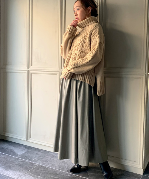 JUNOAH（ジュノア）の「AラインPUレザーマキシスカート（スカート