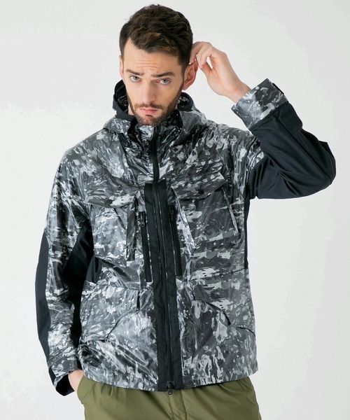 White Mountaineering】レイヤードカモプリントマウンテンパーカー
