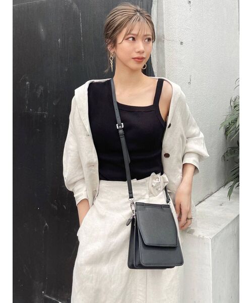 MURUA（ムルーア）の「マルチスクエアミニバッグ（ハンドバッグ・レディース・ブラック/アイボリー・FREE）」の4枚目の写真