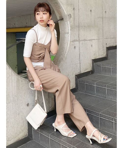 MURUA（ムルーア）の「マルチスクエアミニバッグ（ハンドバッグ・レディース・ブラック/アイボリー・FREE）」の9枚目の写真