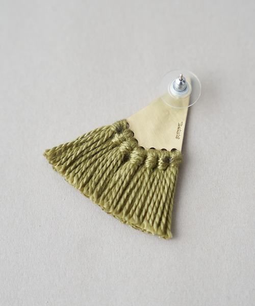 ear PAPILLONNER(イアパピヨネ)の「【SURUME.】 フリンジピアス(ピアス(両耳用)・レディース・グリーン/ホワイト/ブラウン・FREE)」の9枚目の写真