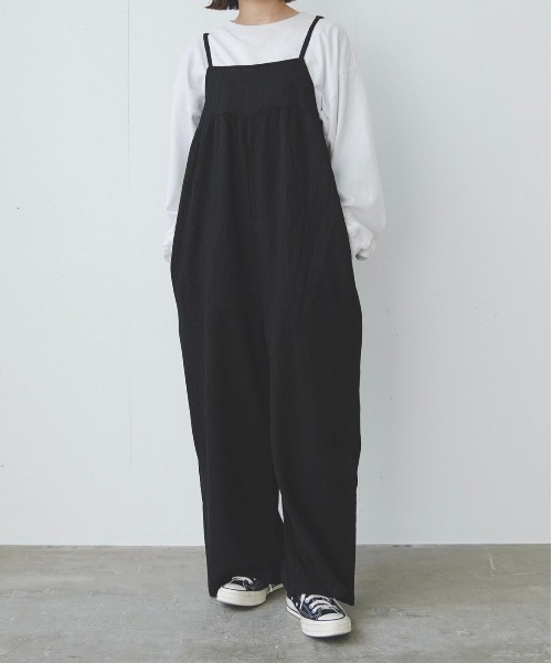 flaner（フラネ）の「ルーズシャーリングサロペット（サロペット/オーバーオール・レディース・ブラック/グレイッシュベージュ・FREE）」の12枚目の写真