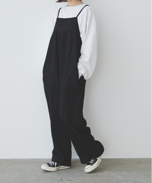 flaner（フラネ）の「ルーズシャーリングサロペット（サロペット/オーバーオール・レディース・ブラック/グレイッシュベージュ・FREE）」の13枚目の写真