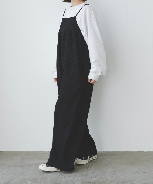 flaner（フラネ）の「ルーズシャーリングサロペット（サロペット/オーバーオール・レディース・ブラック/グレイッシュベージュ・FREE）」の15枚目の写真