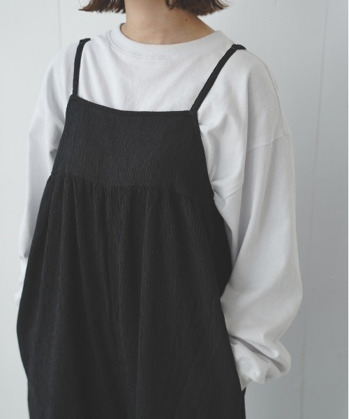 flaner（フラネ）の「ルーズシャーリングサロペット（サロペット/オーバーオール・レディース・ブラック/グレイッシュベージュ・FREE）」の16枚目の写真