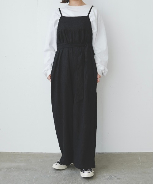 flaner（フラネ）の「ルーズシャーリングサロペット（サロペット/オーバーオール・レディース・ブラック/グレイッシュベージュ・FREE）」の20枚目の写真