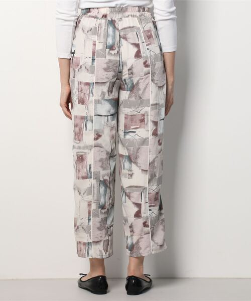 Per sist ence（パーシエンス）の「Per sist ence/パーシエンス　総柄プリント　センターシームストレートパンツ（その他パンツ・レディース・グレー/パープル・FREE）」の4枚目の写真