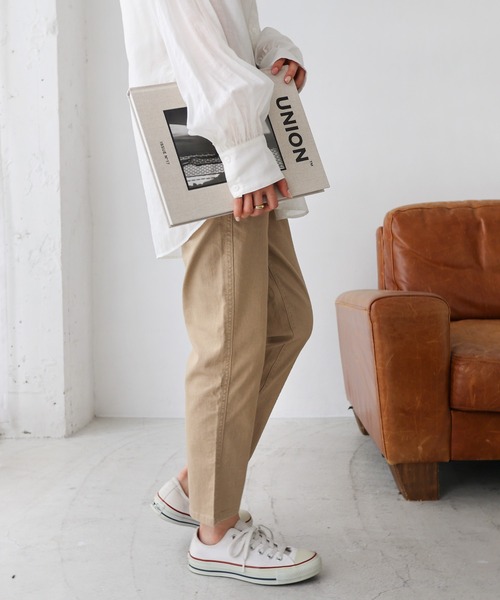 andme(アンドミー)の「コットンストレッチイージーテーパードパンツ(その他パンツ・レディース・ベージュ/オフホワイト/クリーム/カーキ/ブラック/ネイビー/チャコールグレー/ダークカーキ・M/L/S)」の4枚目の写真