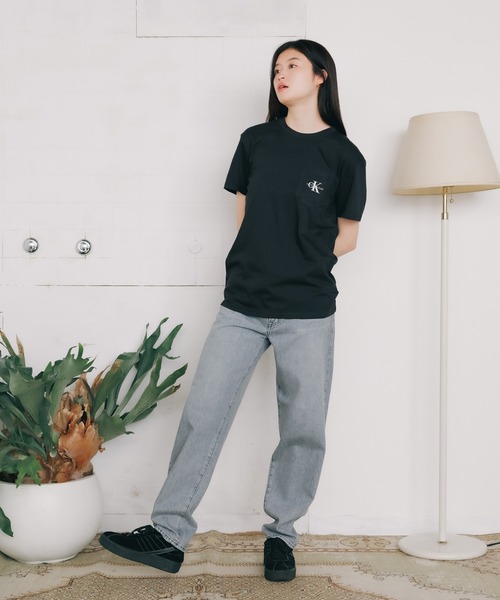 Calvin Klein Jeans(カルヴァンクラインジーンズ)の「Calvin Klein Jeans/カルバンクラインジーンズ MONOGRAM POCKET TEE ポケット Tシャツ/半袖Tシャツ(Tシャツ/カットソー・メンズ・ホワイト/ブラック・S/M/L)」の6枚目の写真