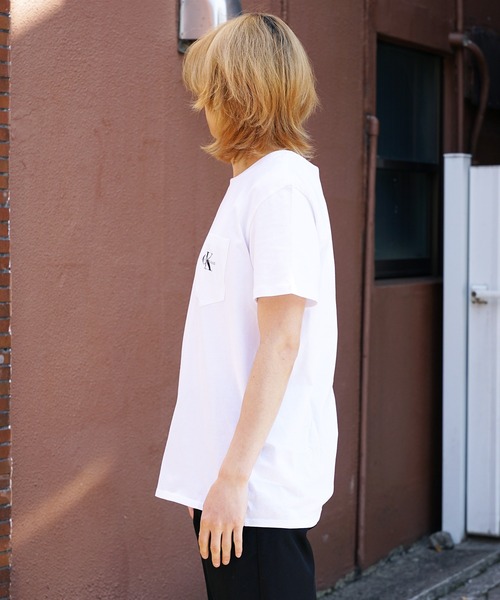 Calvin Klein Jeans(カルヴァンクラインジーンズ)の「Calvin Klein Jeans/カルバンクラインジーンズ MONOGRAM POCKET TEE ポケット Tシャツ/半袖Tシャツ(Tシャツ/カットソー・メンズ・ホワイト/ブラック・S/M/L)」の21枚目の写真