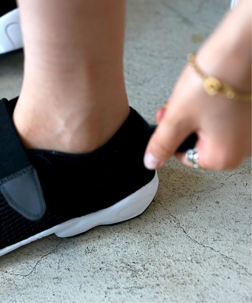 NIKE（ナイキ）の「【NIKE / ナイキ】ウィメンズ エアリフト ブリーズ（サンダル・メンズ・ブラック・26cm/27cm/28cm）」の5枚目の写真