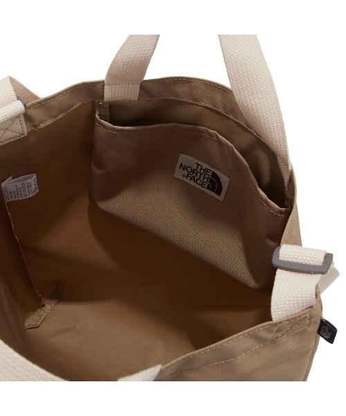 THE NORTH FACE（ザノースフェイス）の「THE NORTH FACE(ザ・ノースフェイス) / ハーフドーム ビッグロゴトートバッグ BIG LOGO TOTE 2（ショルダーバッグ・メンズ・ダークベージュ・FREE）」の4枚目の写真